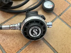 Scubapro Atemregler MK17 + G260 + Octopus R195 + Finimeter + Inflatorschlauch Bild 2