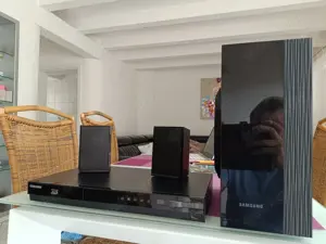 Samsung Blue-Ray Home Entertainment System HT-E4200 Bild 2
