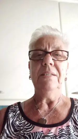 Suche zwei Zimmer Wohnung mit Hund und katze