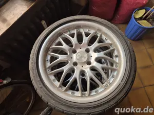 Alufelgen mit Sommerreifen 