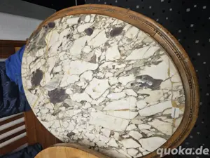 antiker tisch mit marmor platte