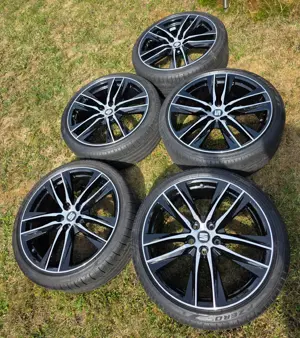 Komplettradsatz 4+1 für Seat Cupra 300 ST auf Original Alu Felgen 8 J 19 ET50