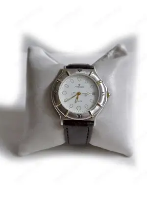 Schöne Armbanduhr von Junghans