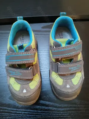 Super Fit Sneaker Größe 24