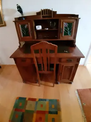 Jugendstil Aufsatz-Schreibtisch, um 1910 mit Stuhl, Nussbaum?