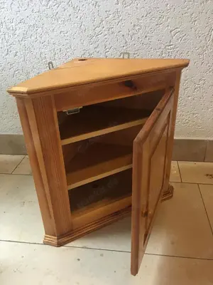 Geräumiges Eckkästchen Kiefer massiv