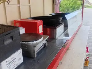 Biete Verkaufwagen  mit Viele Gastro Geräten