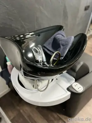 Zwei Friseurwaschstühle mit Becken zu verkaufen (Privatverkauf)