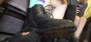 Ich M 20 würde deine ganzen Schuhe Stiefel Heels sauberlecken