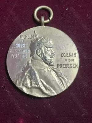 Sammler sucht für private Sammlung: Orden, Urkunden, Uniformen, Dolche, Stahlhelme, usw..... Bild 2