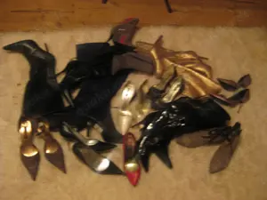 Getragene High Heels einer Lady Bild 2