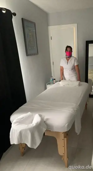 Eine wohltuende und entspannende Massage fördert die körperliche Gesundheit und beugt zudem vorzeiti