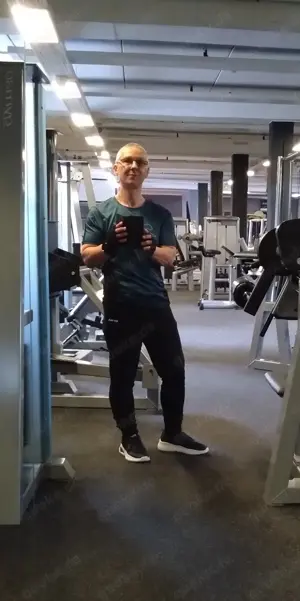 Klaus sucht nettes natürliches Paar  gerne auch Devote :-))