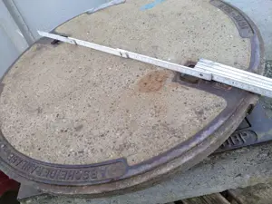 Kanaldeckel Gullideckel Klasse D Schachtabdeckung Schwerlast Bild 3