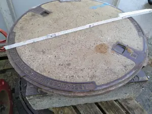 Kanaldeckel Gullideckel Klasse D Schachtabdeckung Schwerlast Bild 2