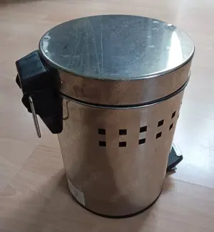 Kleiner  Mülleimer , Treteimer Fi 17x25cm