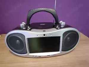 Tragbarer CD und DVD Player mit integrierten Radio Tuner 