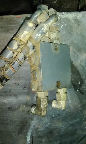 Liebherr Grabenräumlöffel Ventil System Modena 0FG01406D  Hydraulik Bild 2