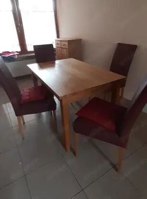 aus Erlenholz Tisch und 4 Stühle Lederoptik bordeauxfarben