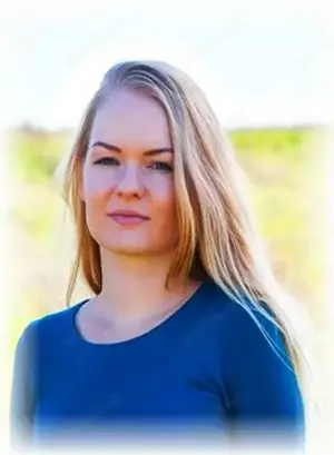 Ein jugendlicher Typ junge Frau sucht ihre grosse Liebe