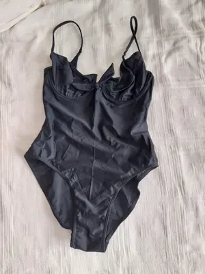 Badeanzug elegant schwarz Gr 40