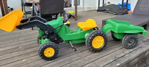 Trettraktor mit Anhänger und Baggerschaufel Bild 2