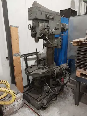 Ständerbohrmaschine Alzmetall