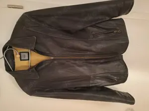 Lederjacke abzugeben