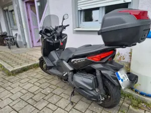 Yamaha X-MAX 400 zu verkaufen  Bild 3