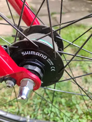 Frauen "Panther" Rot 28 Zoll Raden, Urban Model von hand gefertig, Angebot 70% Bild 3