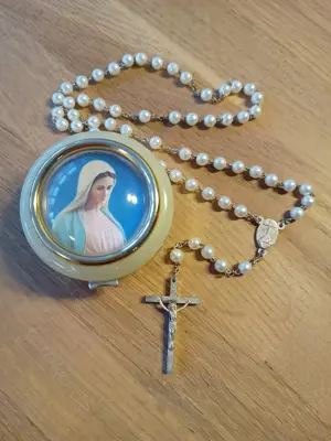 Rosenkranz mit Schatulle