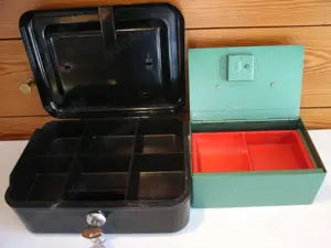 Büro-Material 3  Kassen-Kästchen