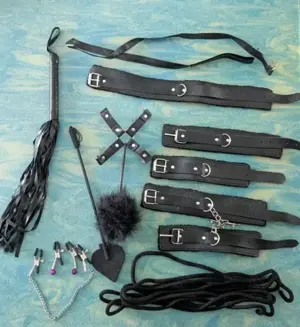 fetisch Set, schwarz mehrere Teile.