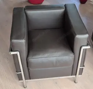Sessel im Bauhaus Stil, Le Corbusier LC2