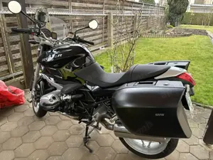 1 Motorrad BMW R 1200 R schwarz in gutem Zustand zu verkaufen. Bild 2