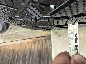 Winterkompletträder 215 60 R17 H auf schwarzen Borbet-Alufelgen   5 6 mm Profil   guter Zustand