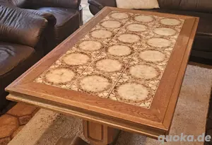 Massiver Wohnzimmertisch 