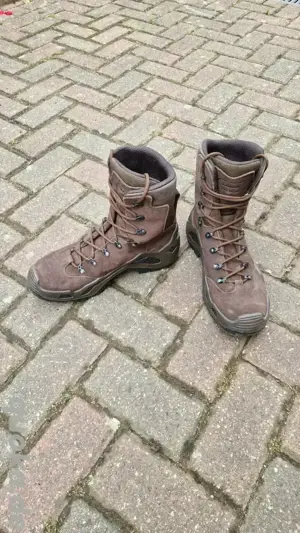 Lowa Stiefel, Wanderschuhe 