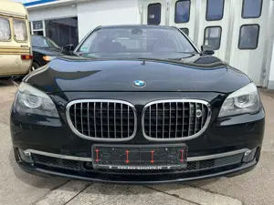 BMW 750 750iA LANG+INDIVIDUAL+NEUER MOTOR VON BMW*530PS!! Bild 2
