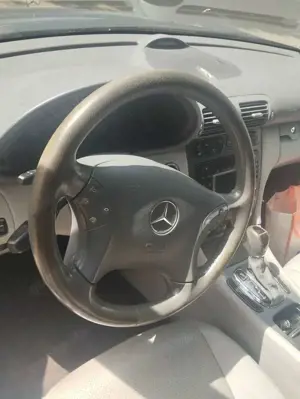 Mercedes-Benz 200 200 C Bild 4