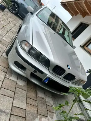 BMW 528 528i