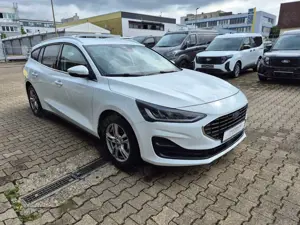 Ford Focus Turnier 1.0 EcoBoost TITANIUM Bild 2