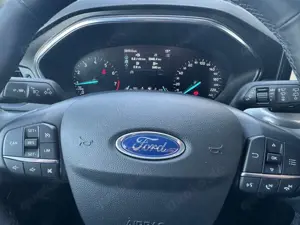 Ford Focus Turnier 1.0 EcoBoost TITANIUM Bild 5