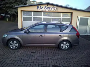 Kia Ceed SW / cee'd SW 1.4 CVVT TÜV Neu  Nur 33535 Kilometer