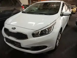 Kia Ceed / cee'd AHK TUV AU NEU GW. GARANTIE