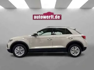 Volkswagen T-Roc 1.5 TSI DSG LIFE AHK LED NAVI 16Z SHZ VIRTUAL Bild 3