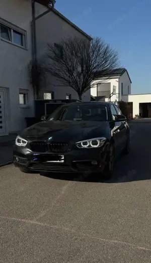 BMW 118 d-Ambiente-Alcantara-Automatik-M Felgen