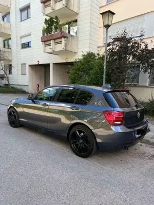 BMW 118 118d Aut. Sport Line 2012 Neu TüV2027