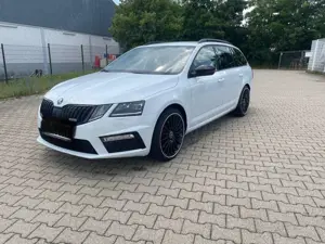 Skoda Octavia Octavia Combi 2.0 TSI DSGRS