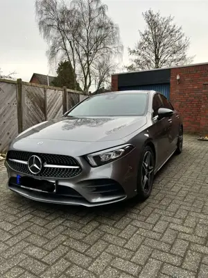 Mercedes-Benz A 200 7G-DCT AMG Line